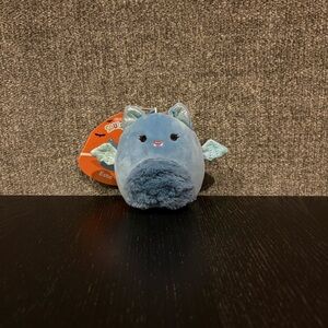 Este Bat Squishmallow Clip